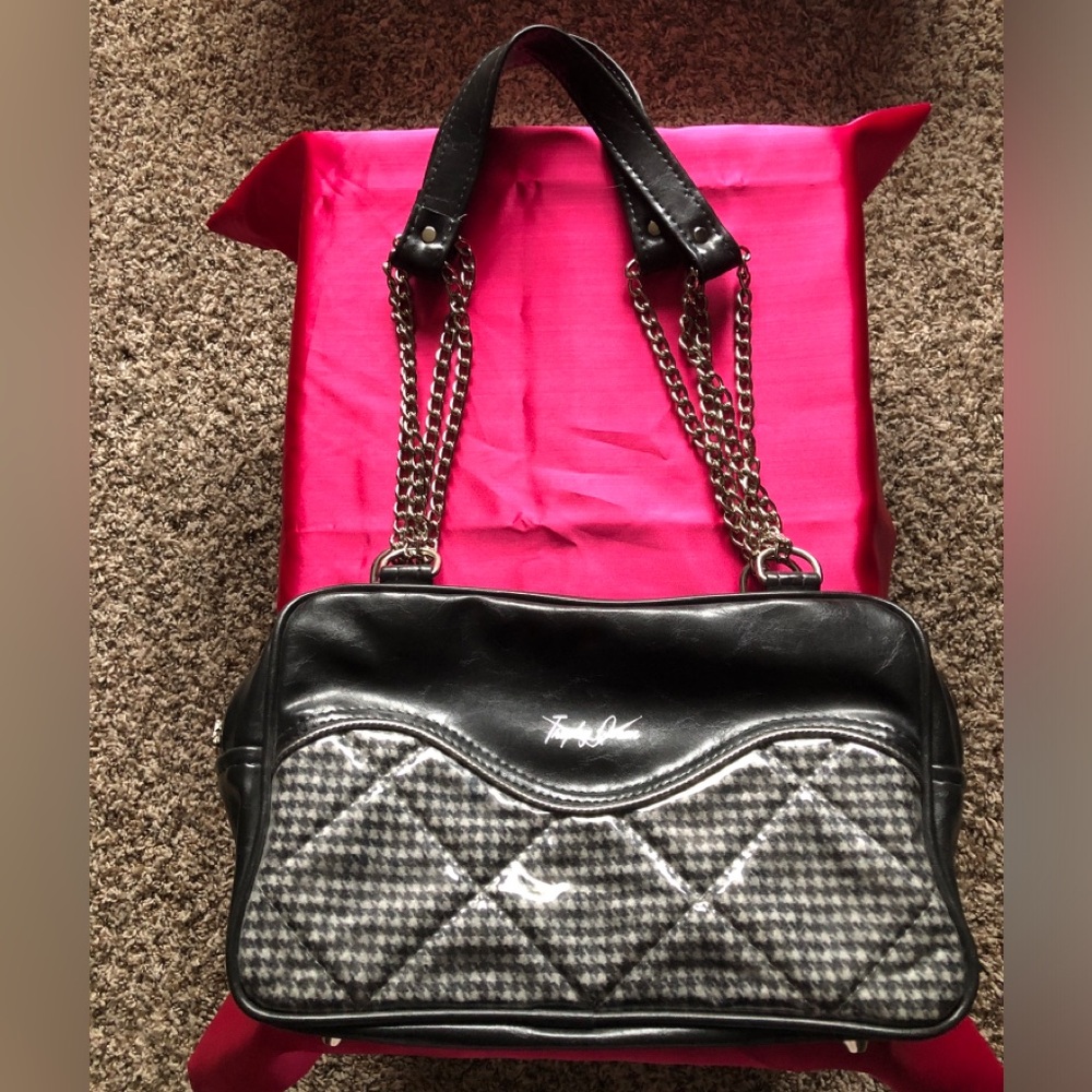 Trophy Queen Tuck and Roll style Bag